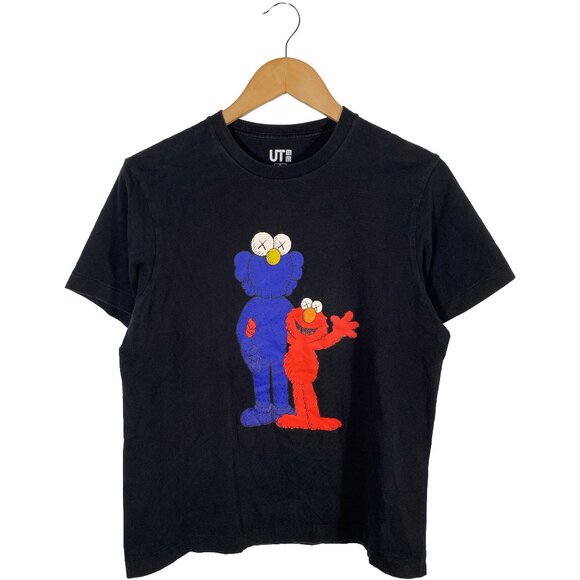 KAWS x Uniqlo Companion Tshirt Size M - Picture 1 of 7
